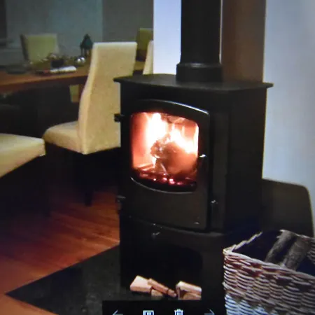 Vakantiehuis Spacious Holiday In By The River *