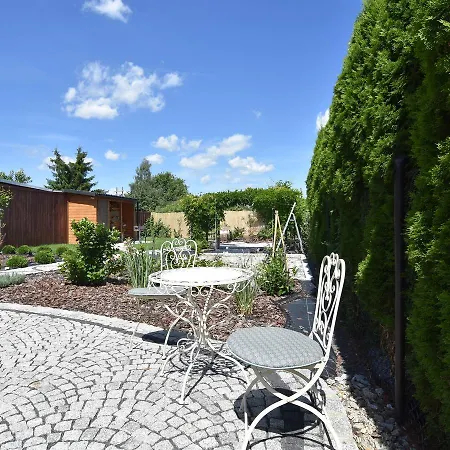 Spacious Holiday In By The River Vakantiehuis *